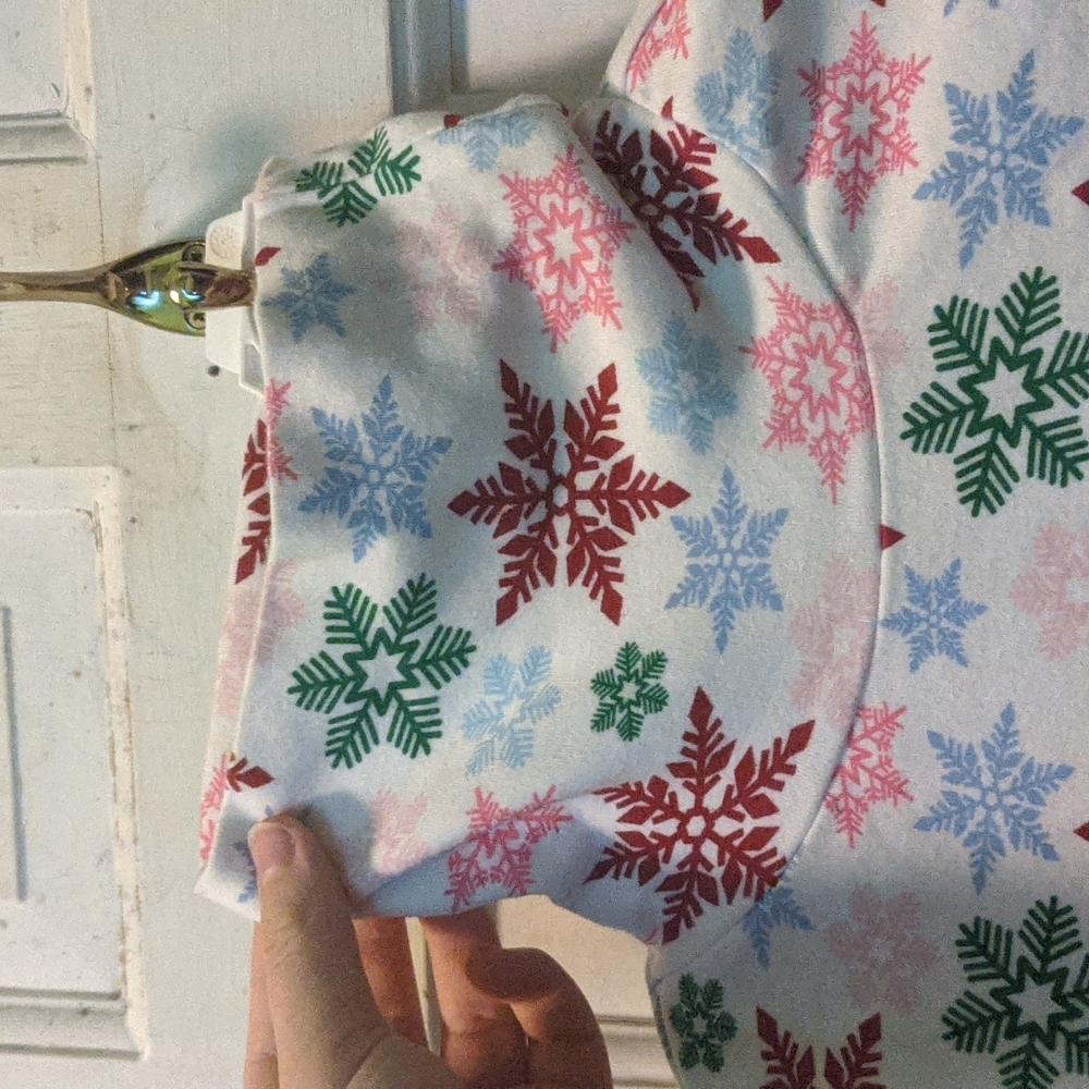 Colorful Snowflake Print Turtle Neck - Picture 3 of 6